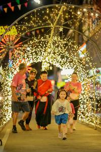 BIB: 161
                            <button type="button" onclick="openModal(24743042)" class="btn btn-primary btn-sm float-right btn-popup" data-toggle="modal" data-target=".modal-high-quality">
                        <i class="fas fa-shopping-cart"></i> Add to Cart
                    </button>
                                            <button type="button" onclick="isThisMe(24743042, true)" class="btn btn-success btn-sm float-right btn-popup btn-isme hidden" data-toggle="tooltip" data-placement="bottom" title="นี่คือรูปของคุณใช่ไหม คลิกที่นี่เพื่อเอาเข้าอัลบั้ม">
                        <i class="fas fa-plus"></i> Add to album
                    </button>
                    <button type="button" onclick="isThisMe(24743042, false)" class="btn btn-warning btn-sm float-right btn-popup btn-isnotme hidden">
                        <i class="fas fa-ban"></i> Remove from album
                    </button>